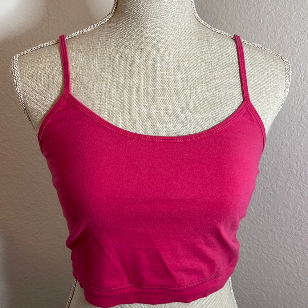 Women’s hot pink spaghetti strap crop tank top